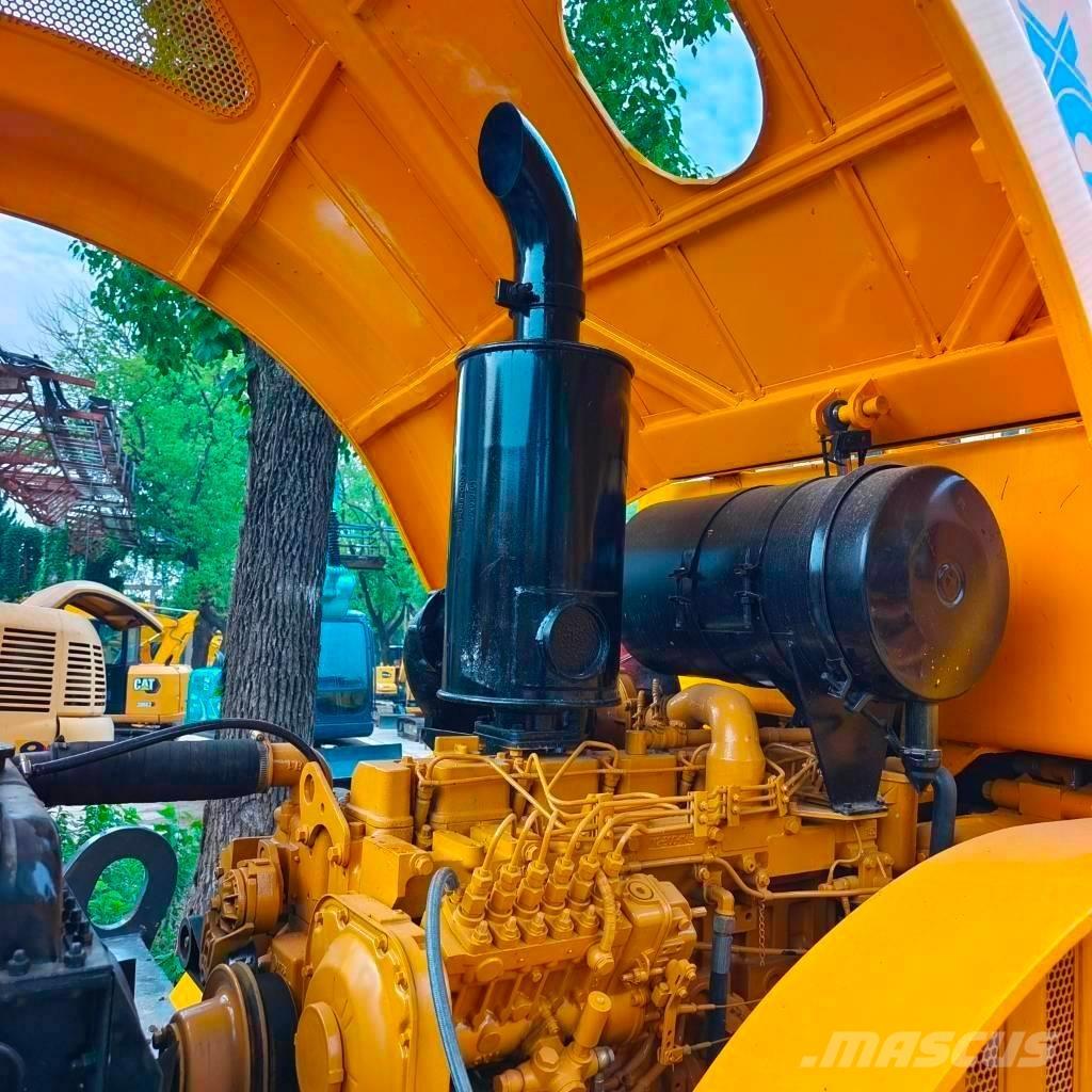 XCMG XS 223 J Single drum rollers