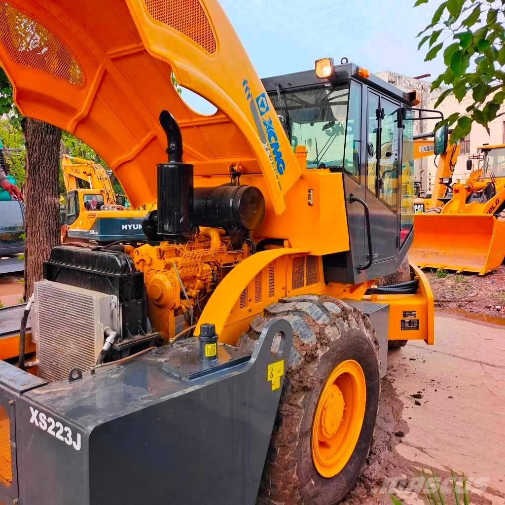 XCMG XS 223 J Single drum rollers