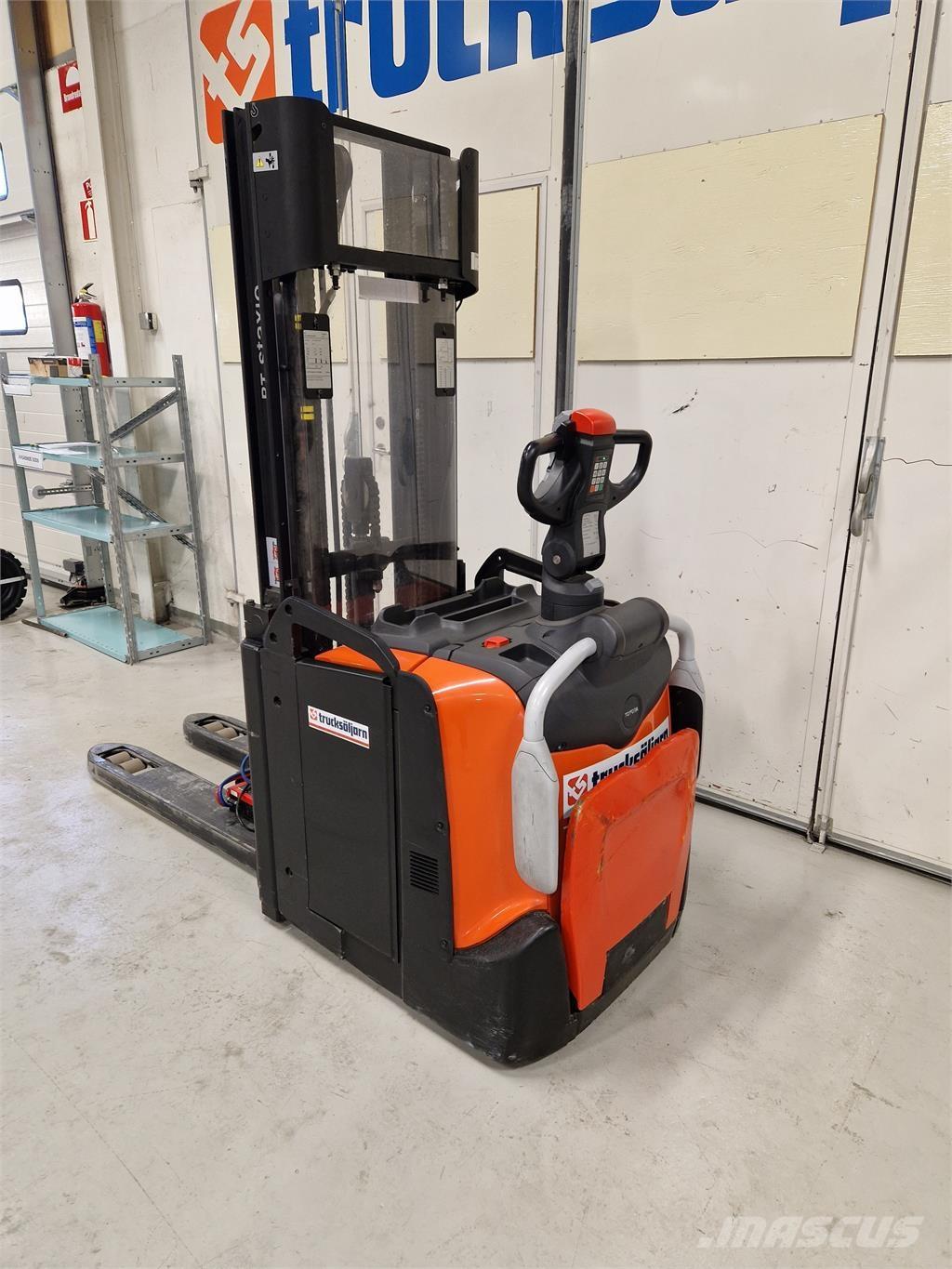 Toyota SPE120L Self propelled stackers