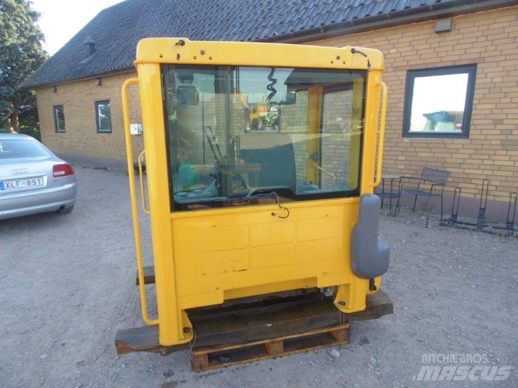 Volvo L 150 E Cabins and interior