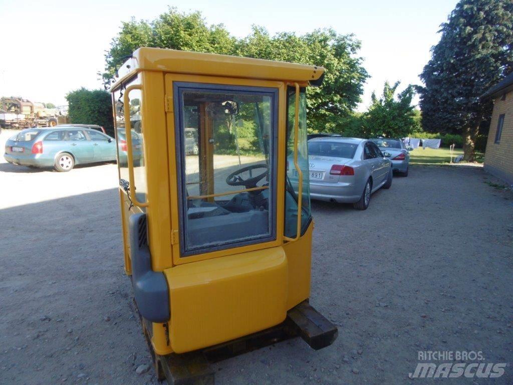 Volvo L 150 E Cabins and interior