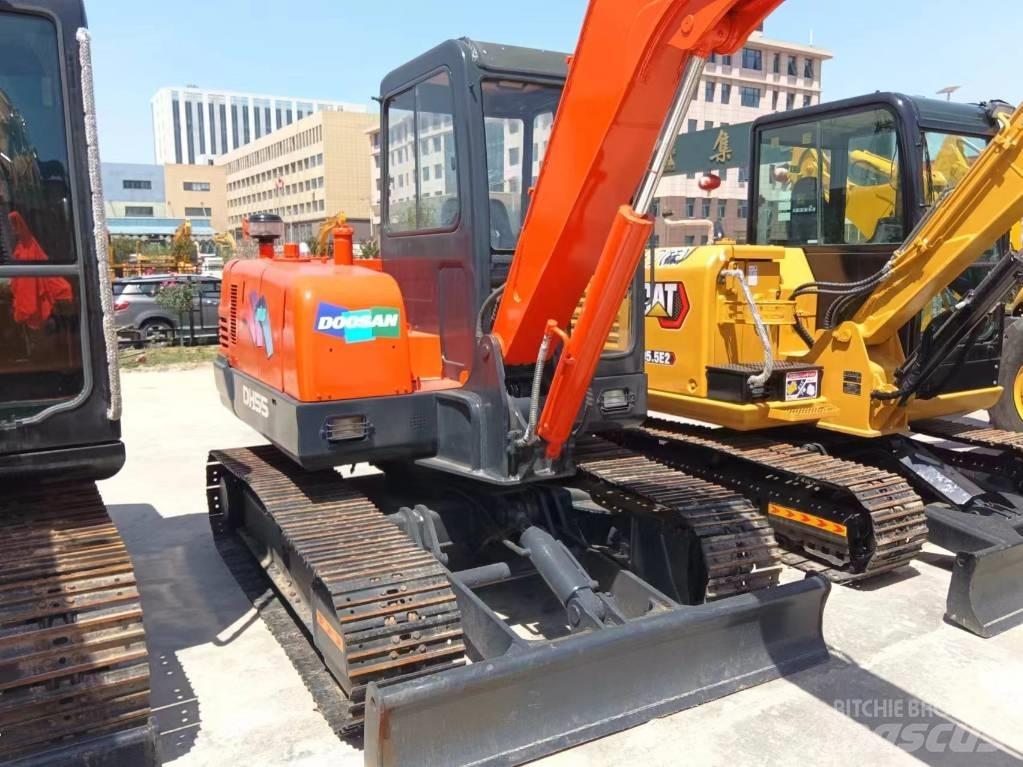 Doosan DH 55 Mini excavators < 7t