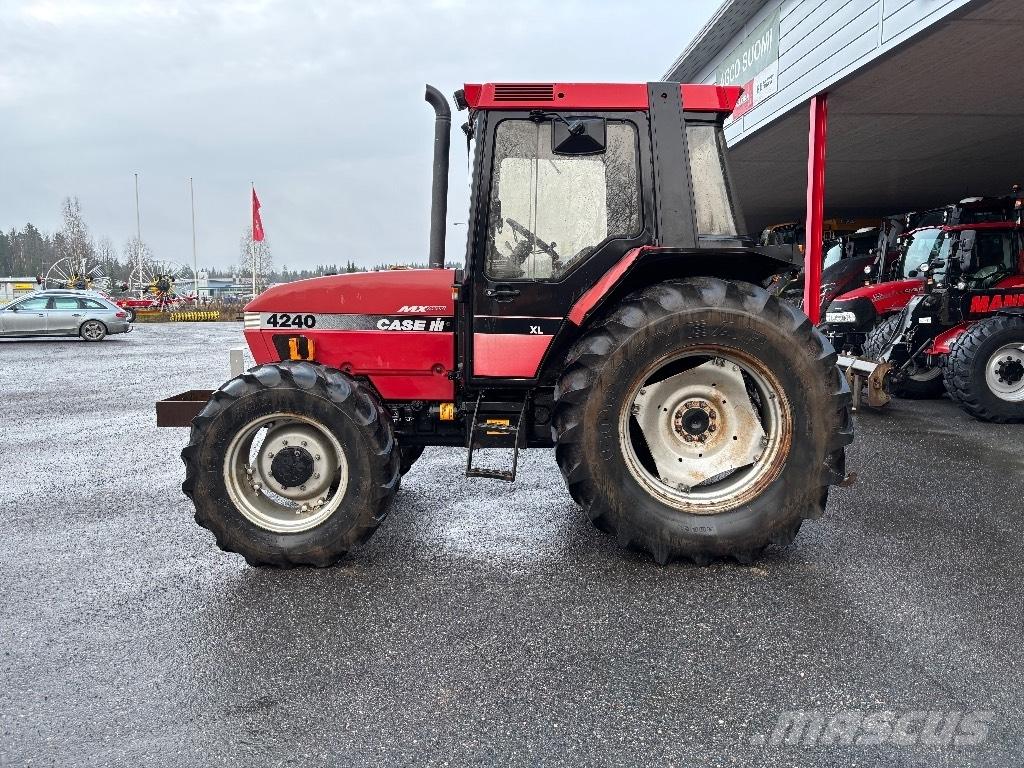 Case IH 4240-4 XL Tractors