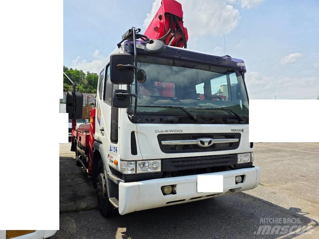  HoryongG SKY450 Truck mounted aerial platforms