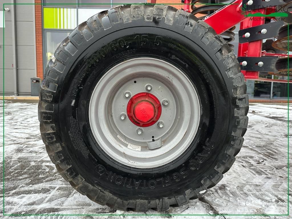Horsch Terrano 4 FX Cultivators