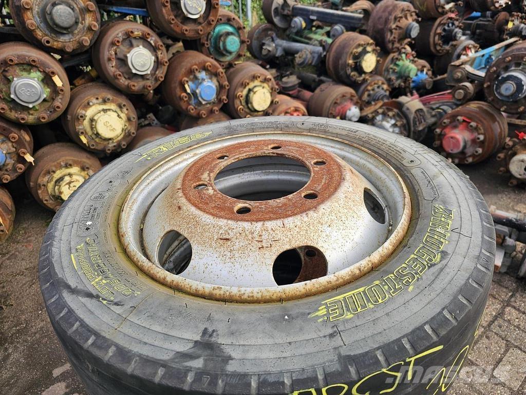 Bridgestone R 168 Flatbed/Dropside trucks