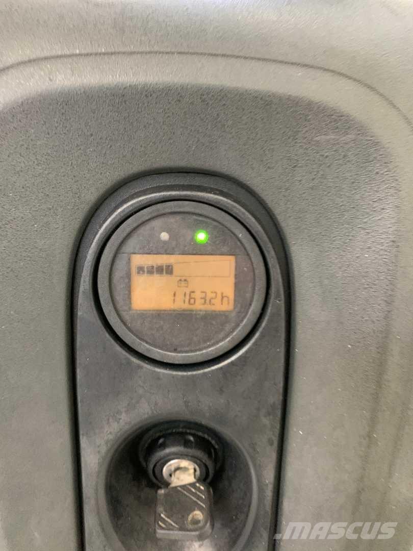 Linde L12 Pedestrian stacker