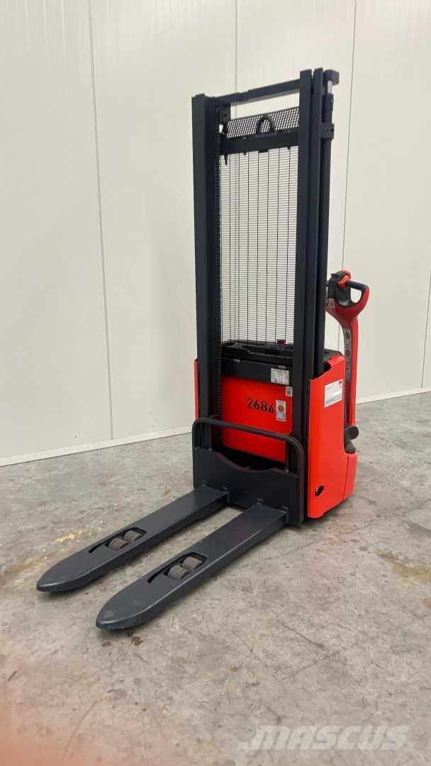 Linde L12 Pedestrian stacker