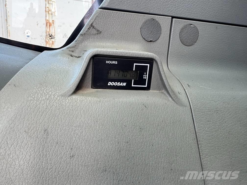 Doosan DX 300 LC-3 Crawler excavators