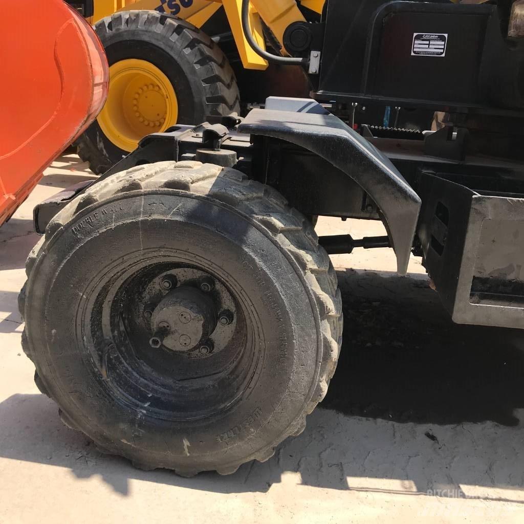 Hyundai 60 W Midi excavators  7t - 12t