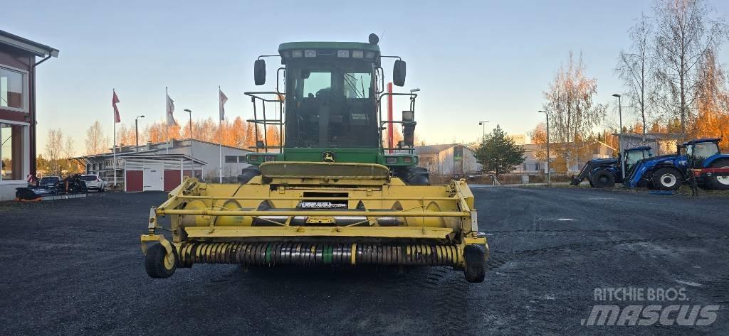 John Deere 7400 Self-propelled foragers