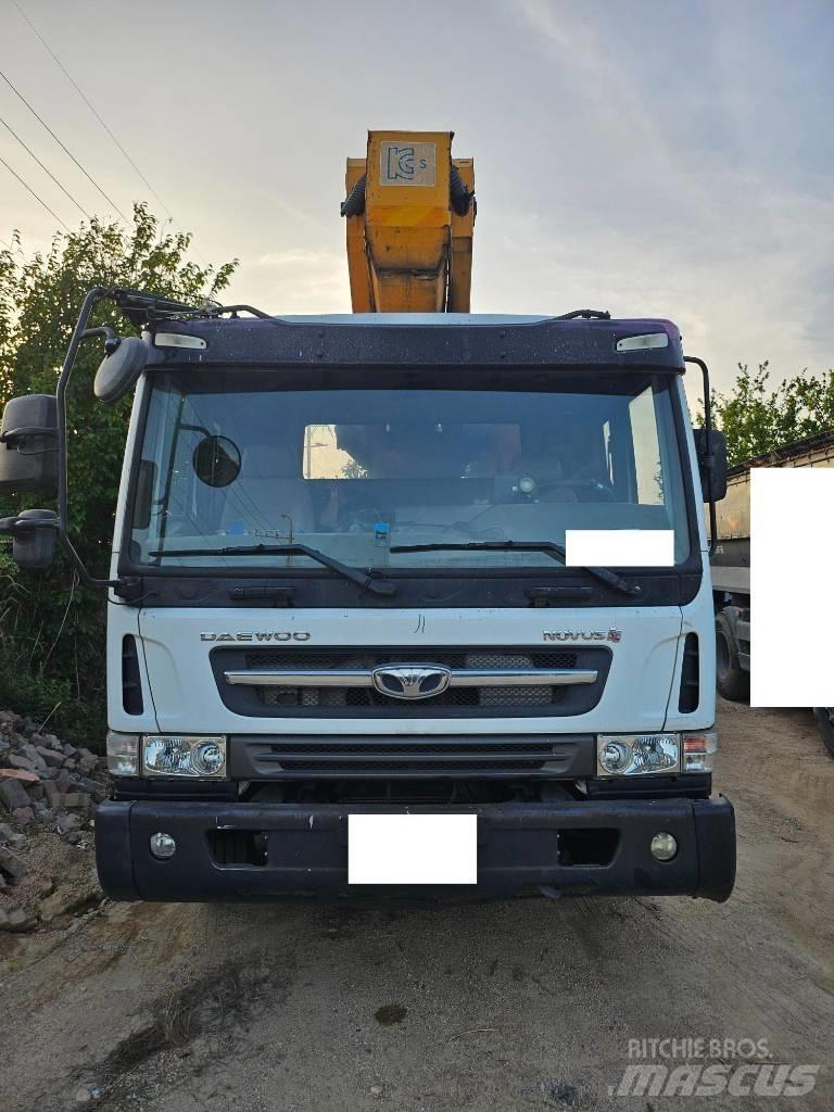 Jinwoo JW450 Truck mounted aerial platforms