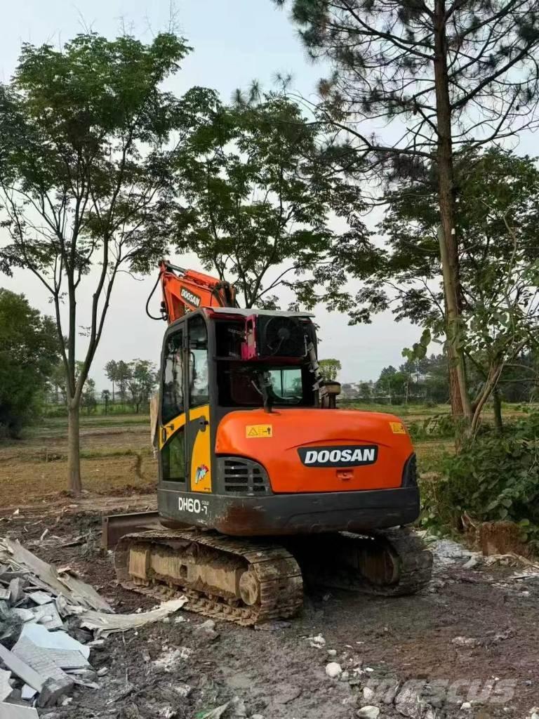 Doosan DH 60 Mini excavators < 7t