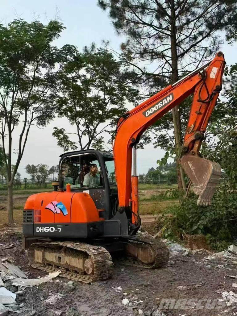 Doosan DH 60 Mini excavators < 7t