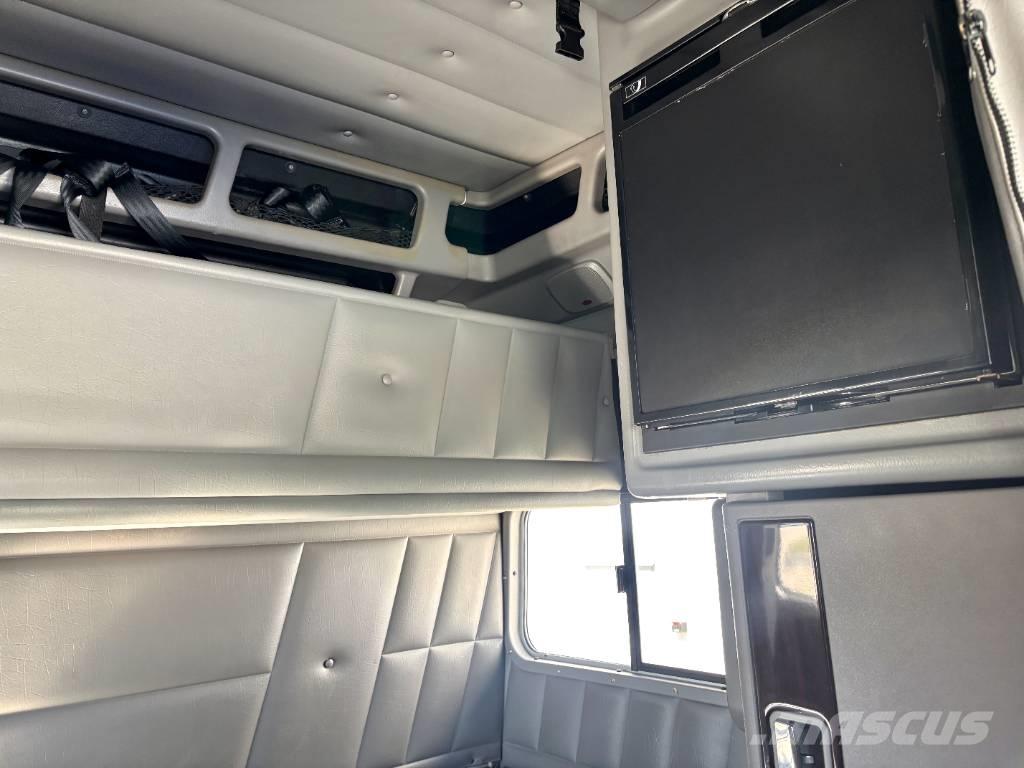 Peterbilt 389 Truck Tractor Units