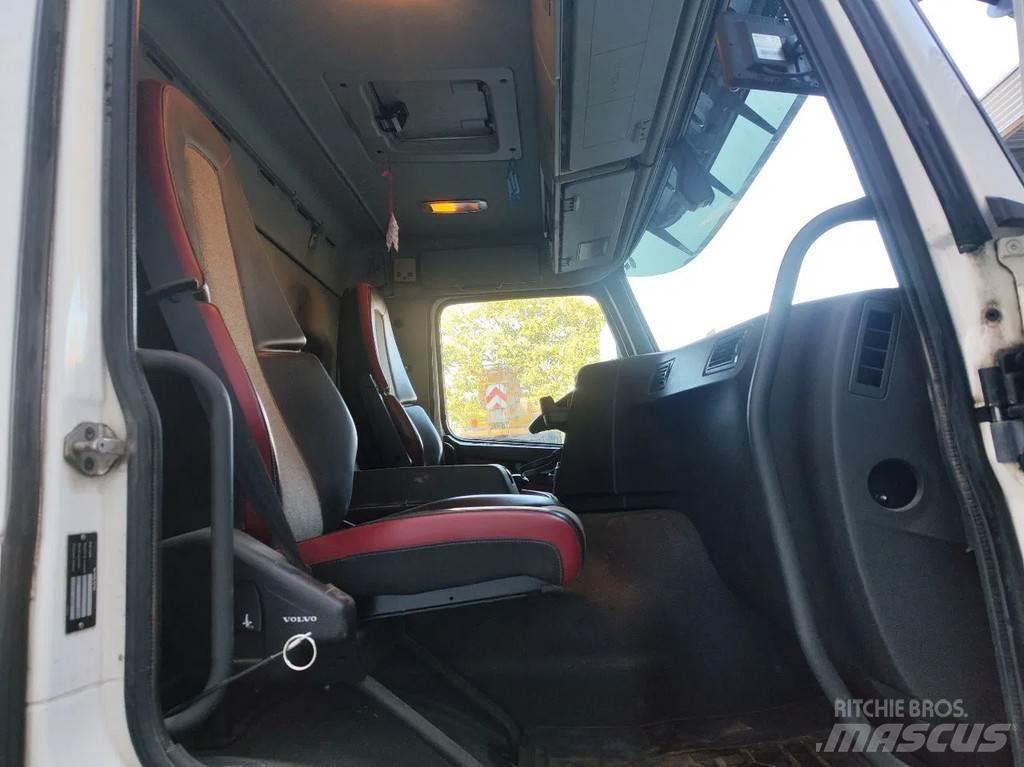 Volvo FMX 370 4x2 Truck Tractor Units
