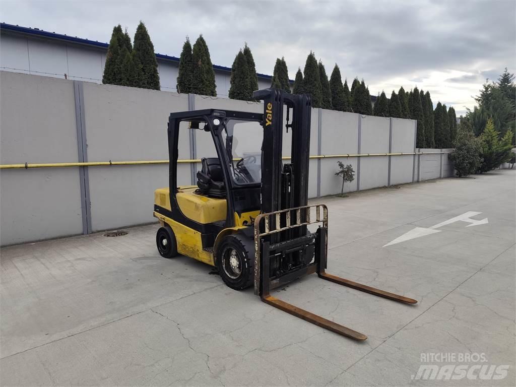 Yale GDP35VX Diesel trucks