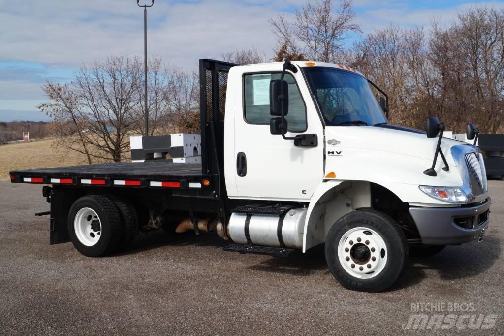 International MV 607 Flatbed/Dropside trucks