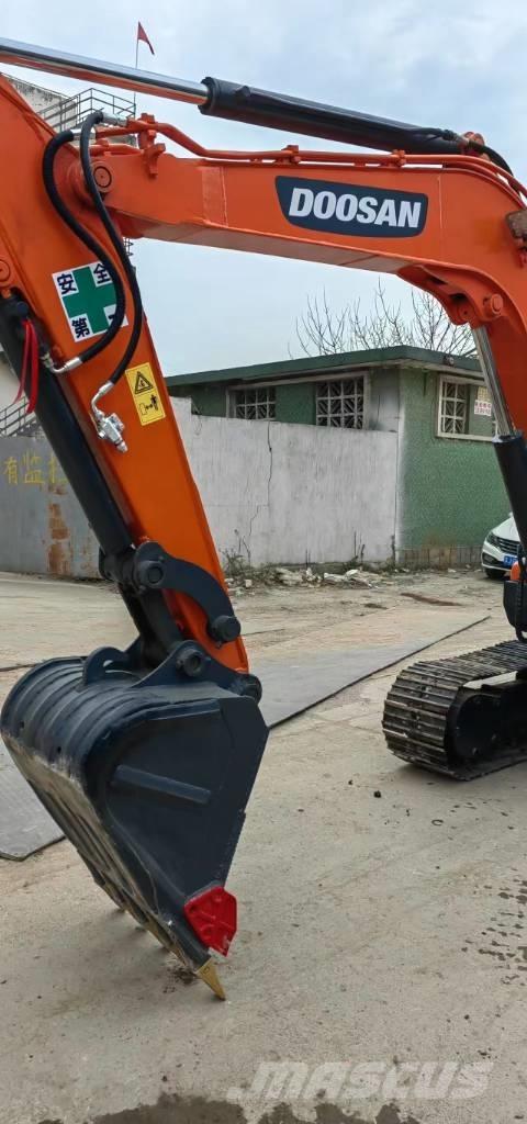 Doosan DX 60 Mini excavators < 7t