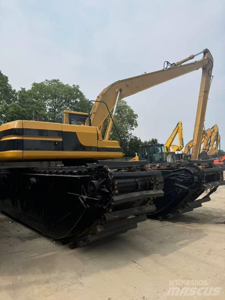 CAT 320B Amphibious Excavators