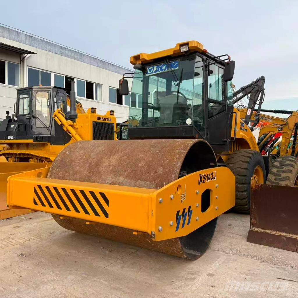 XCMG XS143J Single drum rollers