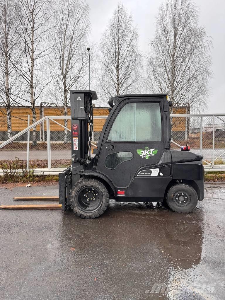 Mitsubishi FD 35 N3 Diesel trucks