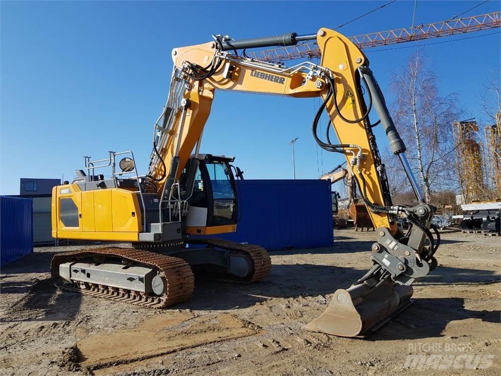 Liebherr R922 Crawler excavators