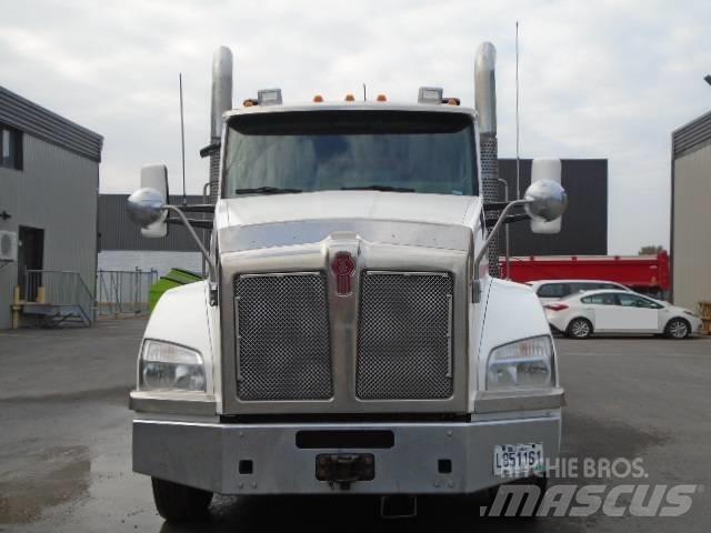 Kenworth T 880 Truck Tractor Units