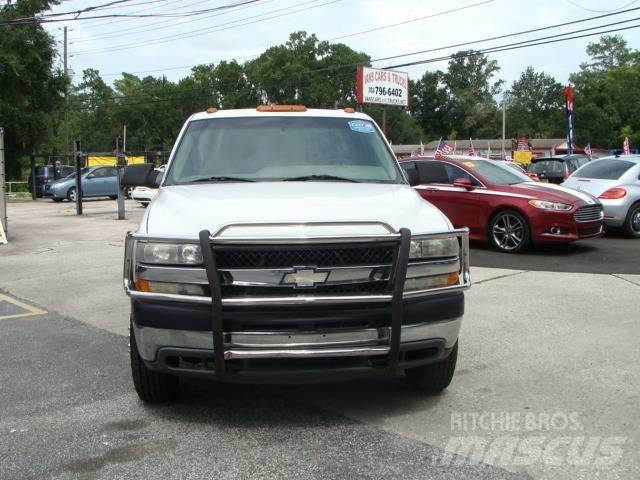 Chevrolet 3500 Flatbed/Dropside trucks
