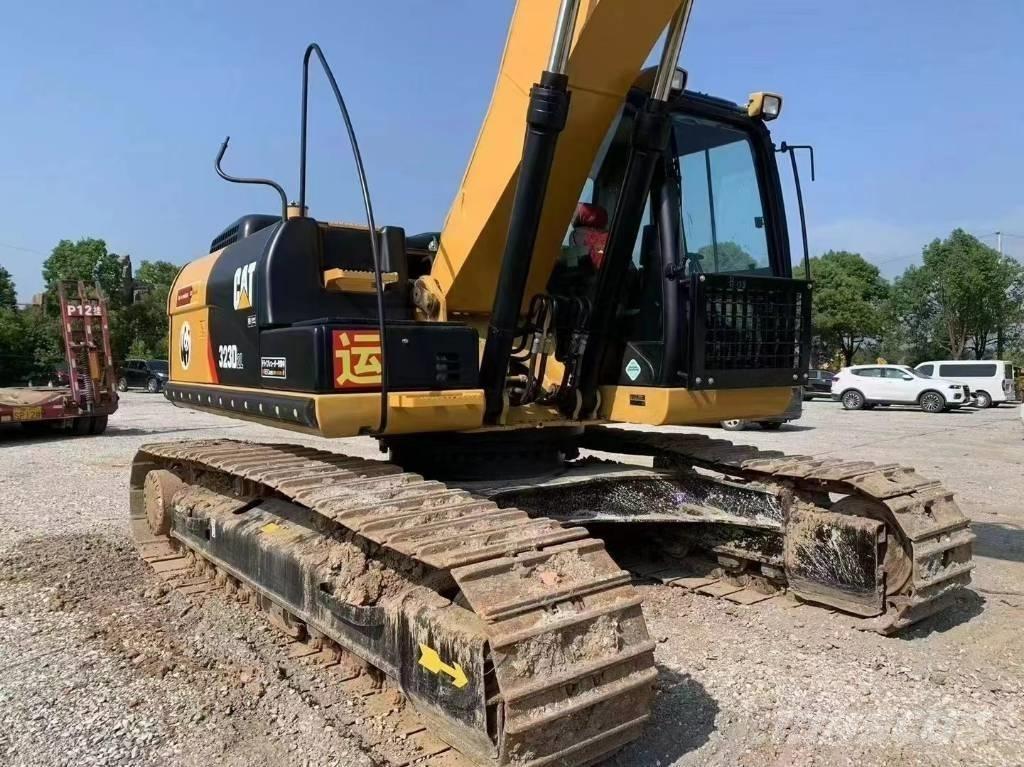 CAT 323D Crawler excavators