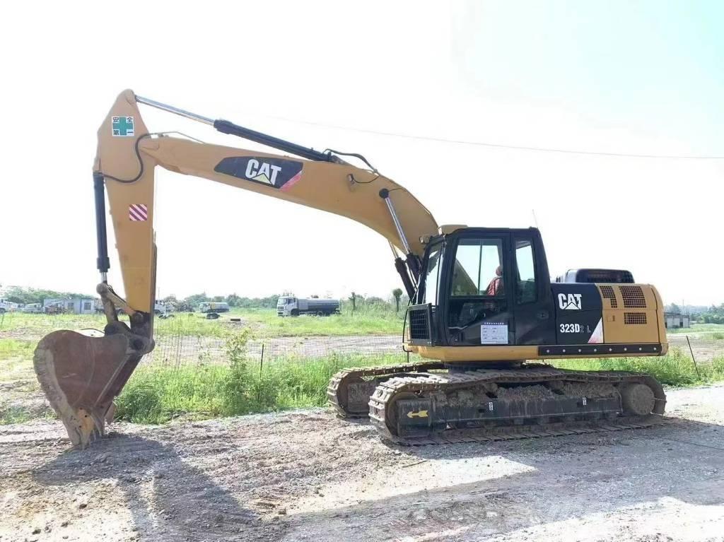 CAT 323D Crawler excavators