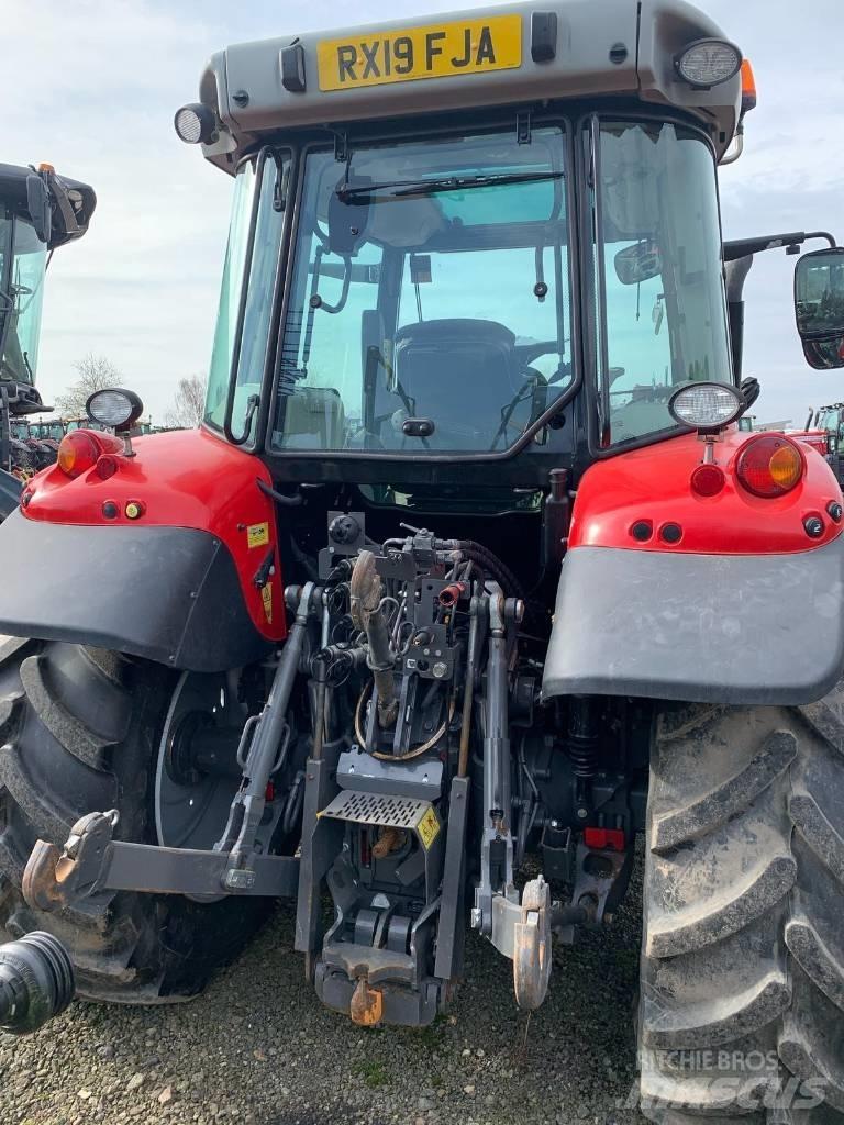 Massey Ferguson 5712 Tractors