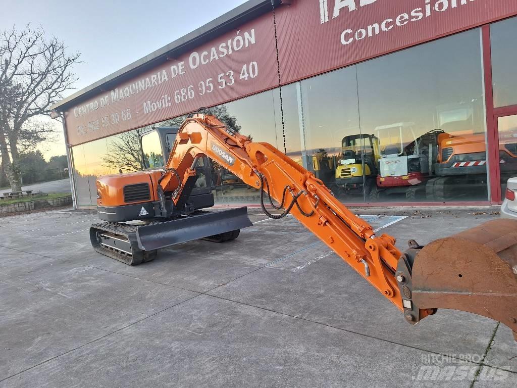 Doosan DX 80 R Midi excavators  7t - 12t