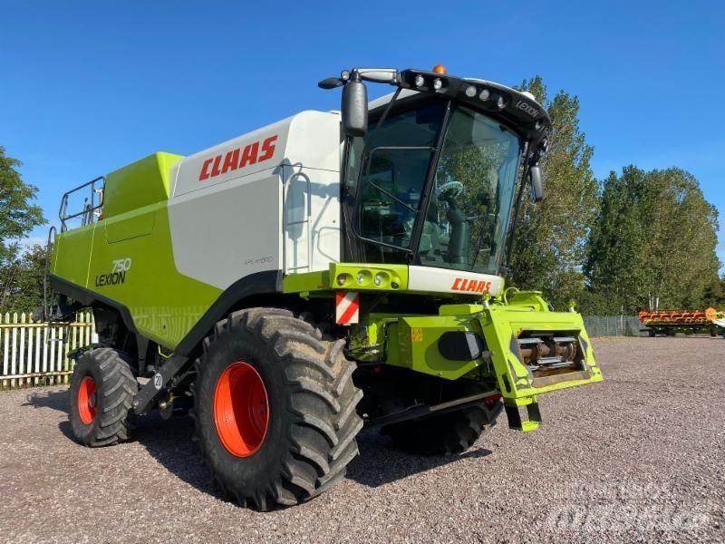 CLAAS LEXION 750 Combine harvesters