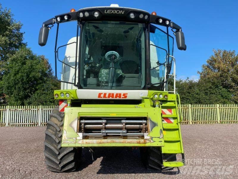 CLAAS LEXION 750 Combine harvesters