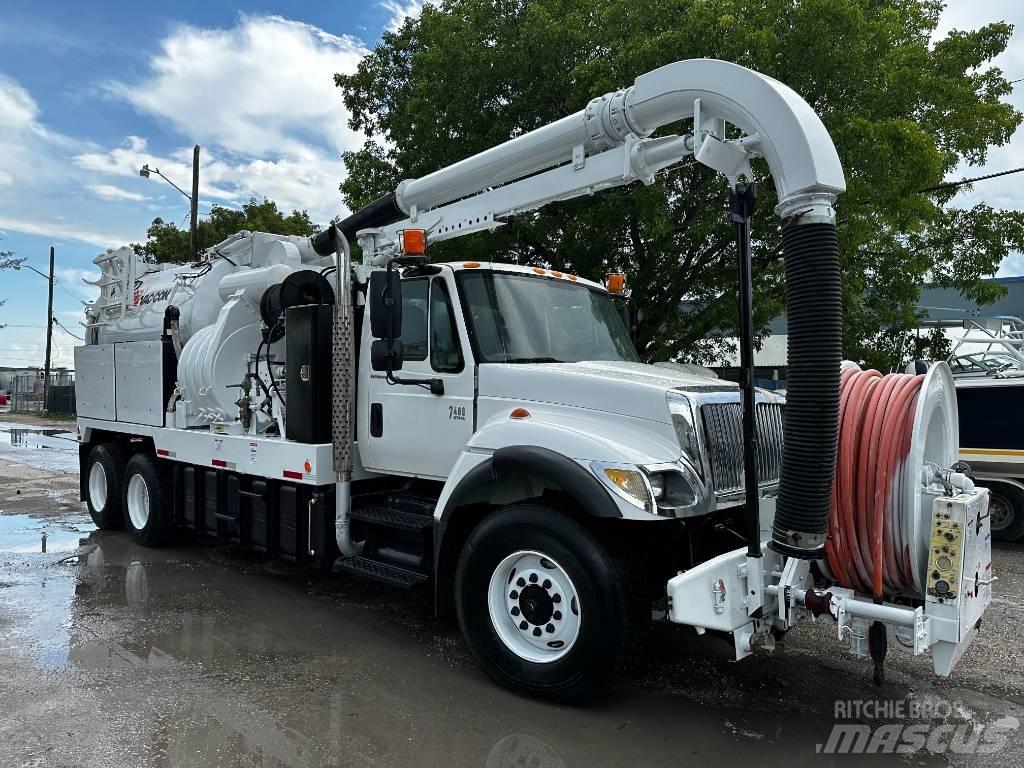International 7400 Sewage disposal Trucks