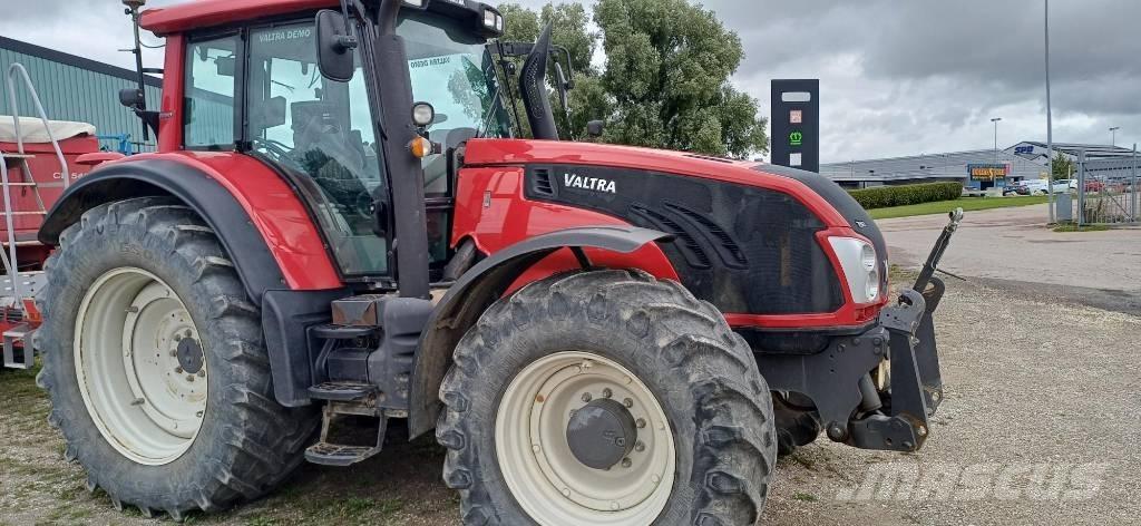 Valtra T 203 Tractors