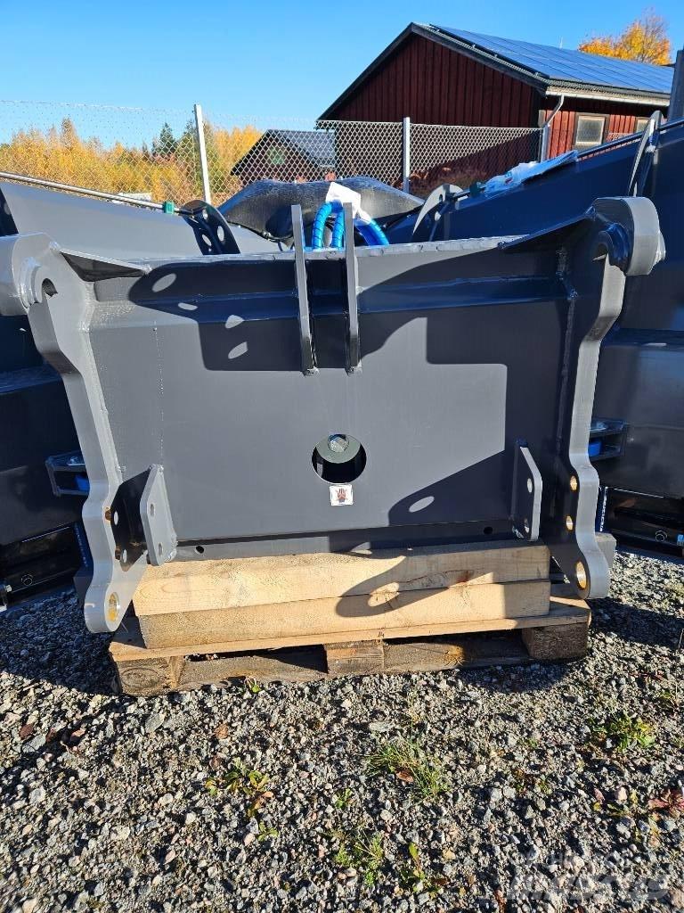 SE Equipment  3700 Ploughs