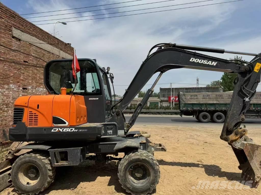 Doosan DX 60 Mini excavators < 7t