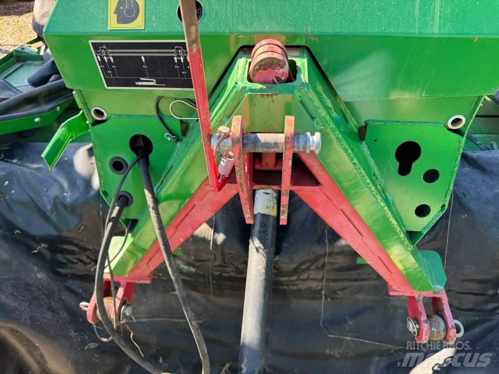 John Deere 131 Mounted and trailed mowers