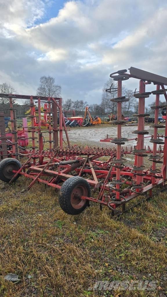 Väderstad Medharv Harrows