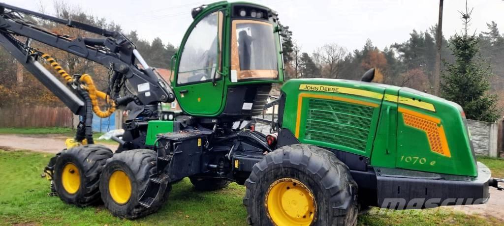 John Deere 1070 E Harvesters