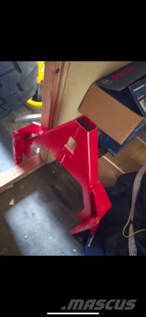  Igeland Ds800 Sand and salt spreaders