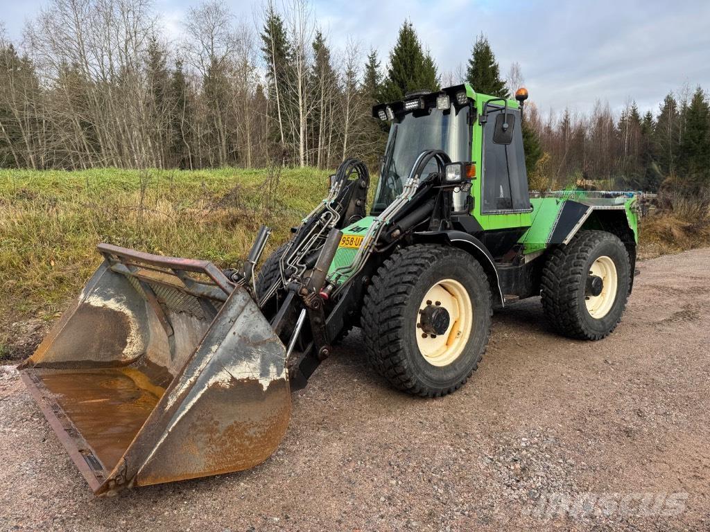 LM Trac 680 Utility machines