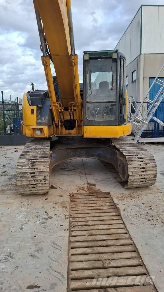 Komatsu PC 228 Crawler excavators