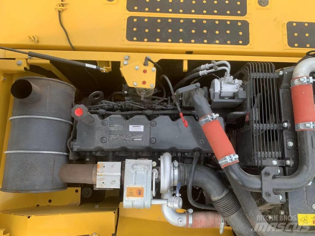 Komatsu PC 220-8 Crawler excavators