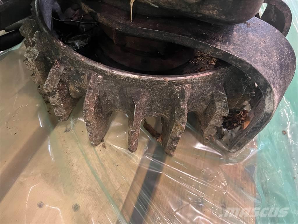 Komatsu C93 Harvester heads