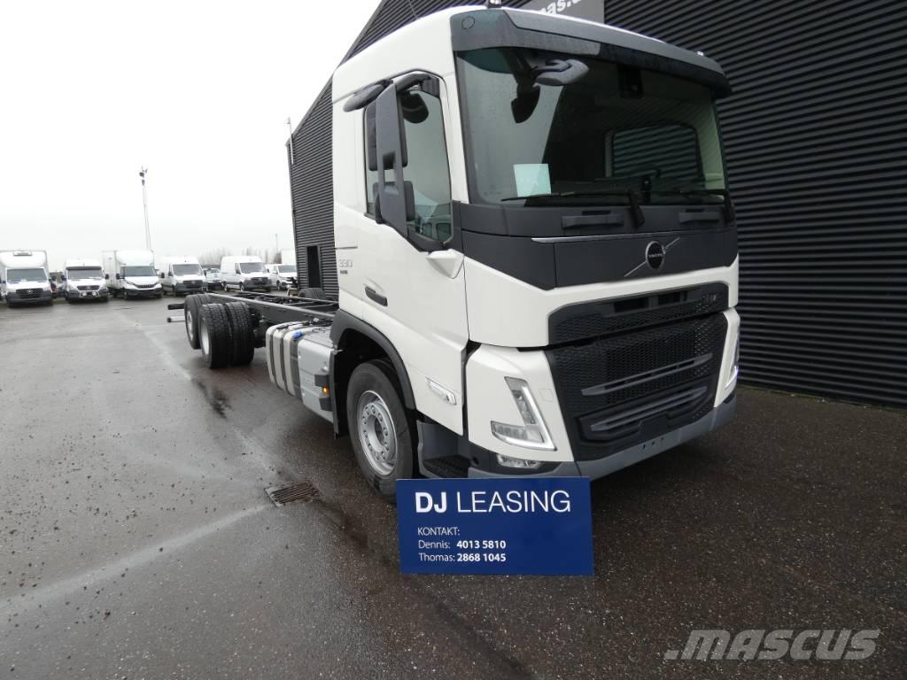 Volvo FM 330 Chassis Cab trucks