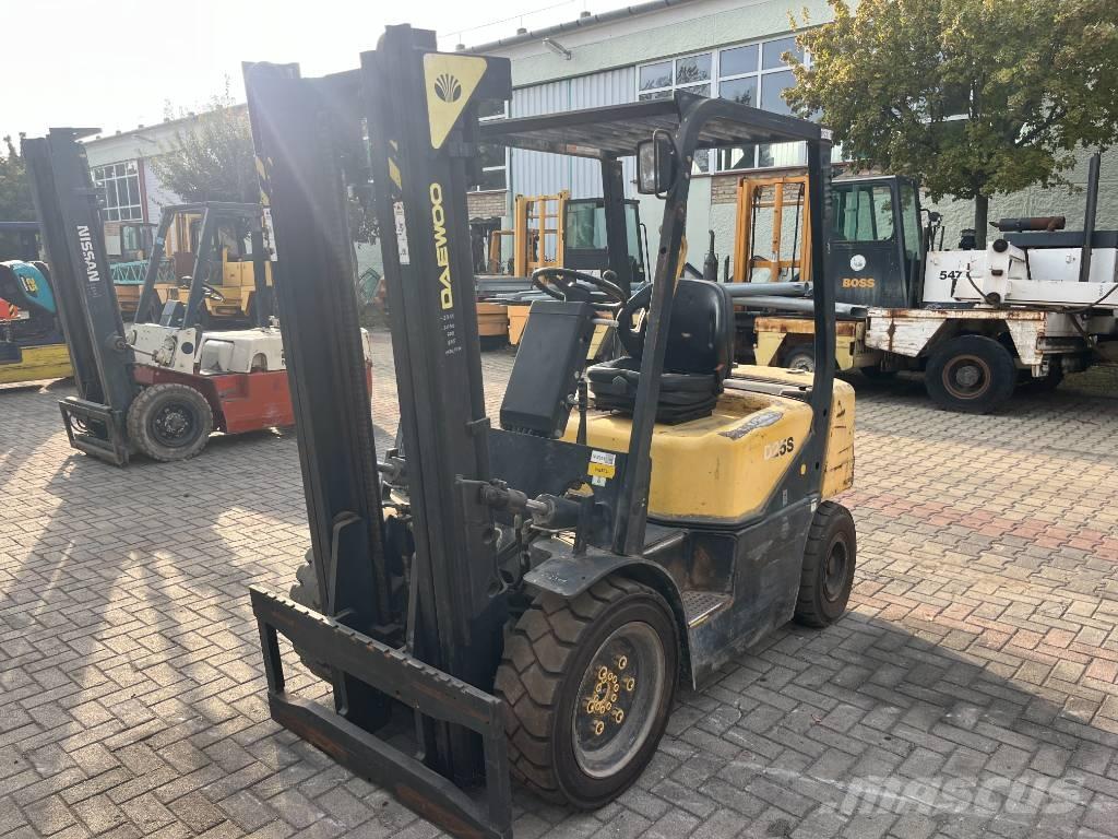 Daewoo D25S3 V-2311 Diesel trucks