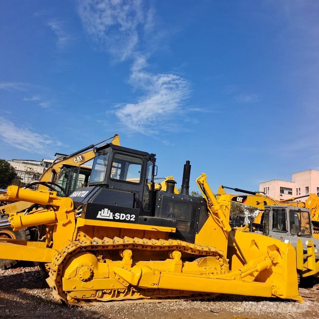 Shantui SD 32 Crawler excavators